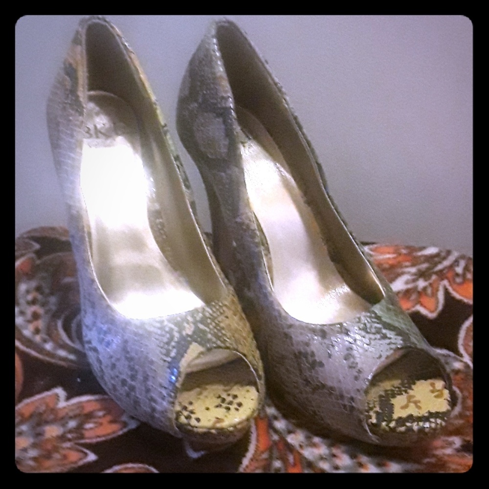 BKE sole snakeskin heels, size 8.5